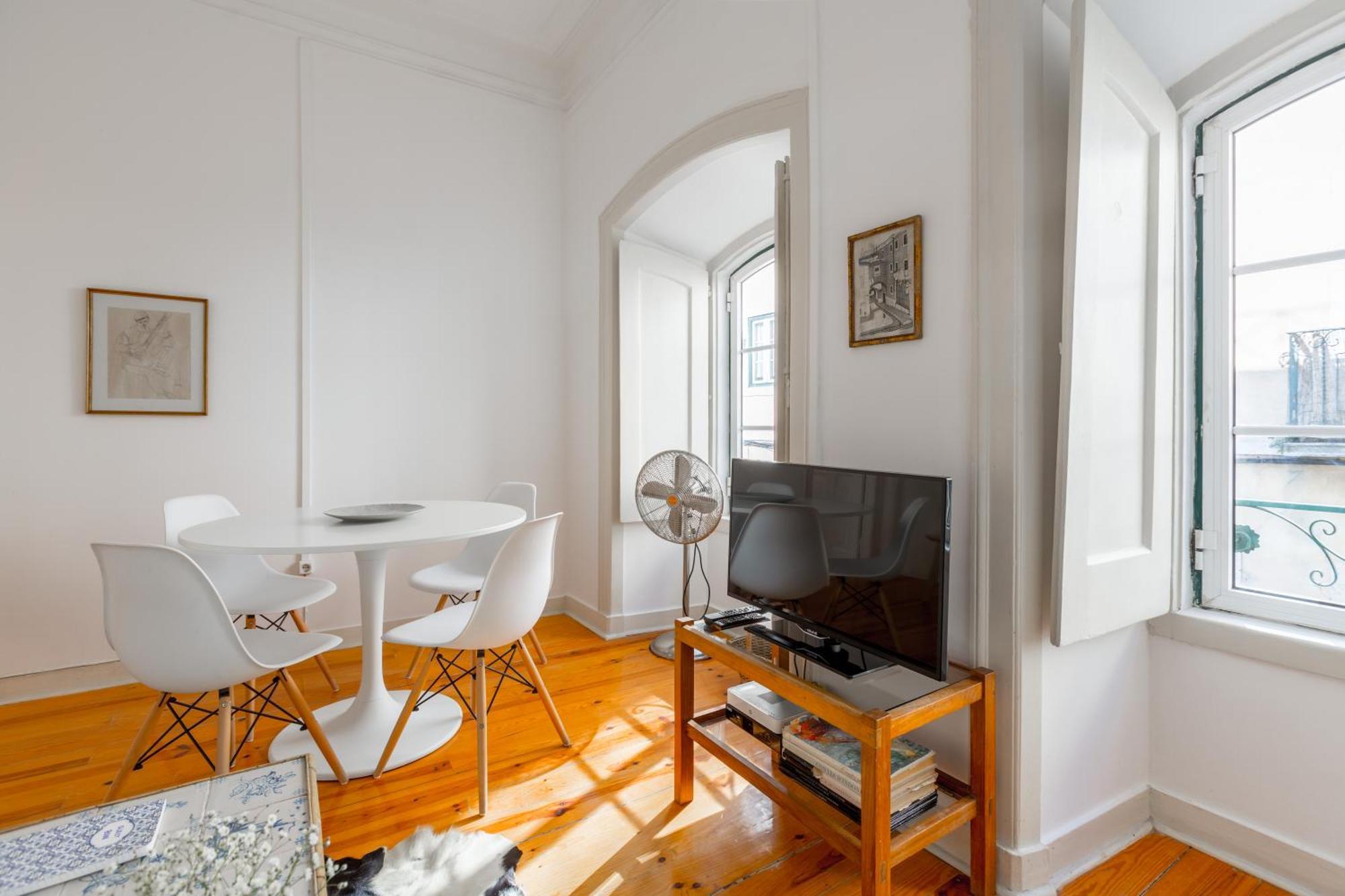 Spacious, Bright And Sunny Apartment, By Timecooler Lisbon Exterior photo