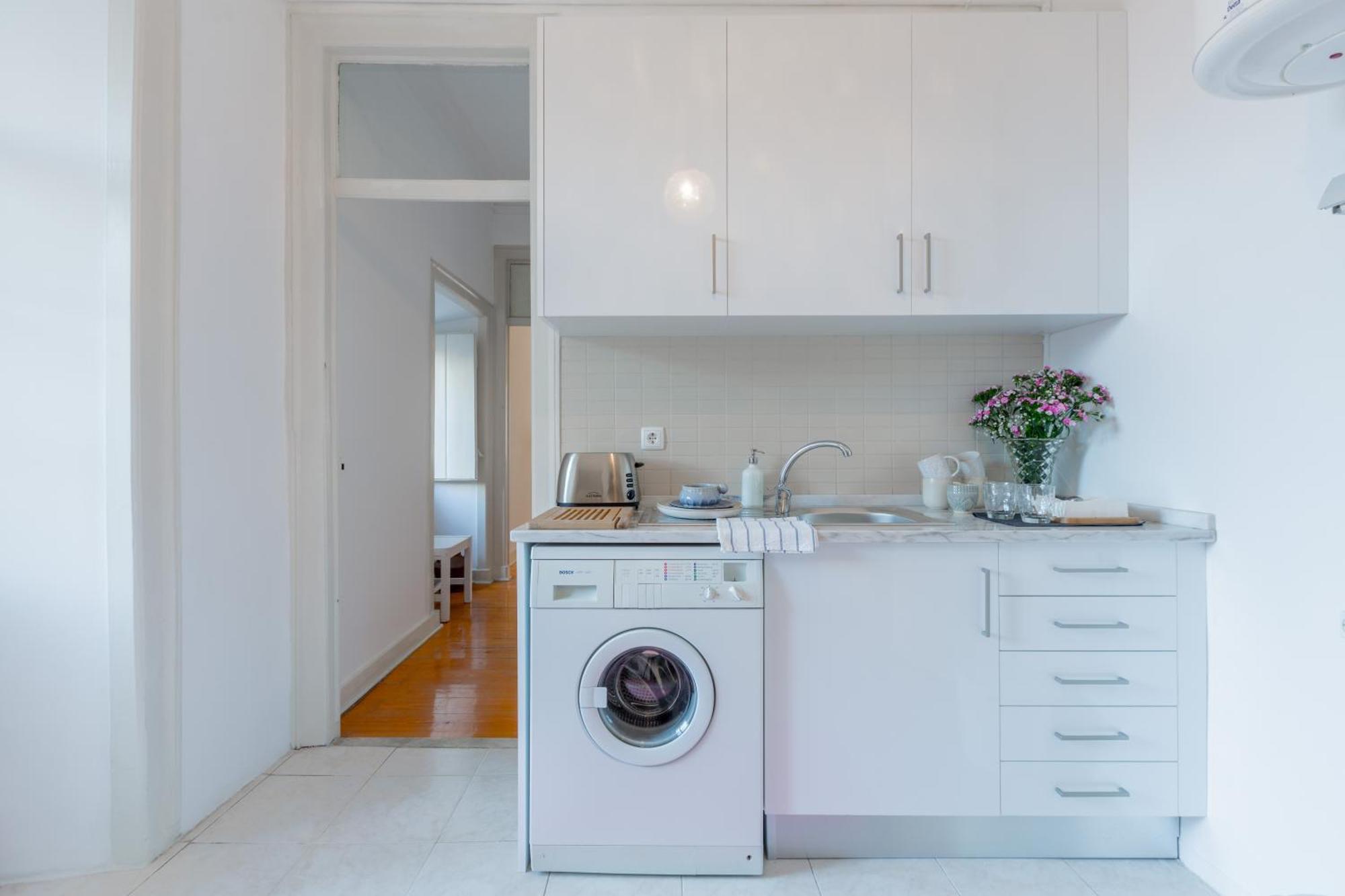 Spacious, Bright And Sunny Apartment, By Timecooler Lisbon Exterior photo
